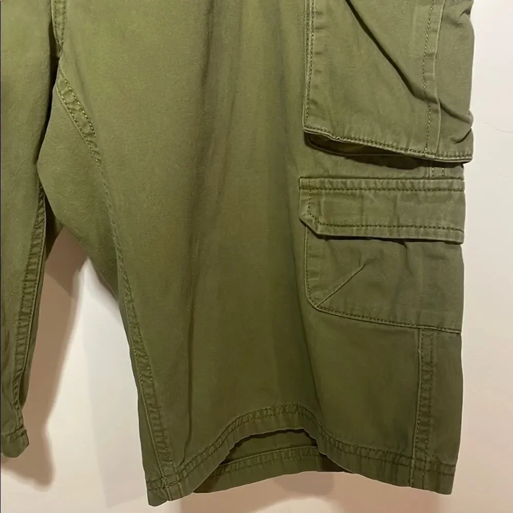 Olive Green Cargo Shorts with Durable Fabric